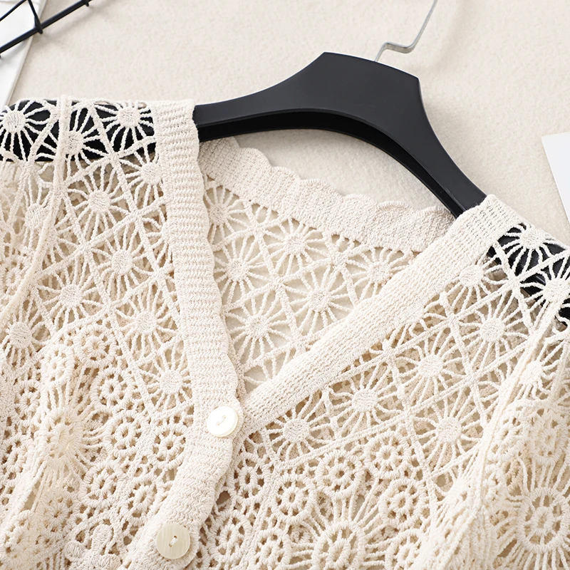 女性のための自由奔放に生きるかぎ針編みのニットトップ、半袖、ボタンアップ、純粋な透かし彫りのブラウス、10代の女の子の夏の衣装、フェアリーコアバケーション