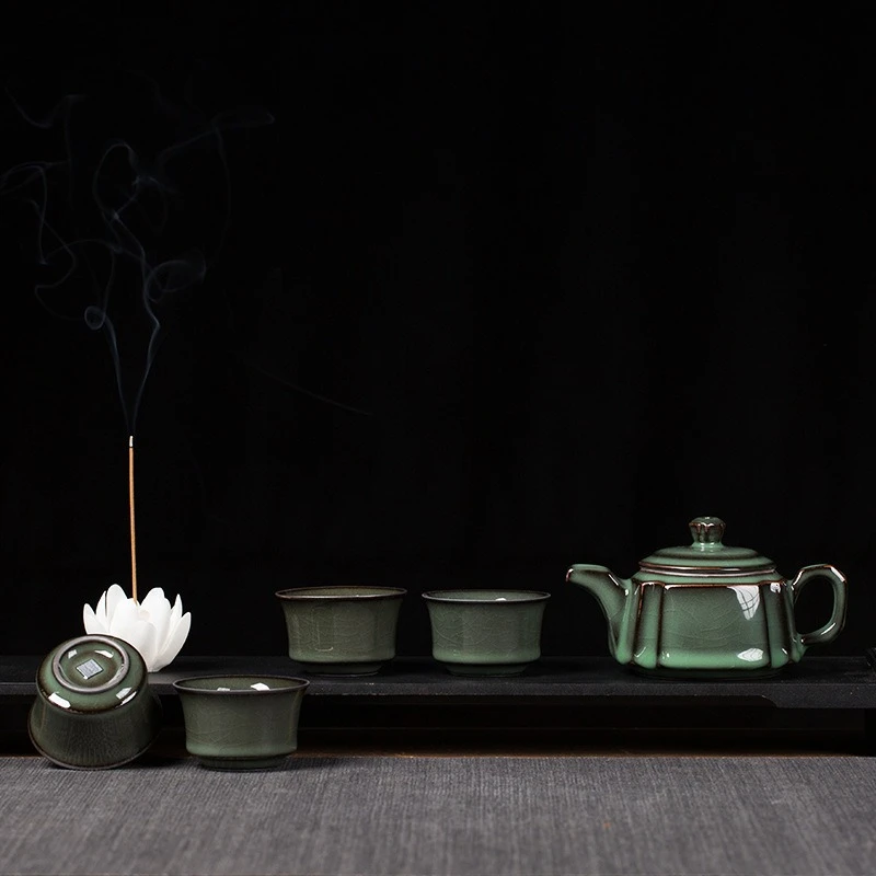 

Longquan celadon, a pot of four cups of iron tire tea set, ceramic gift tea set