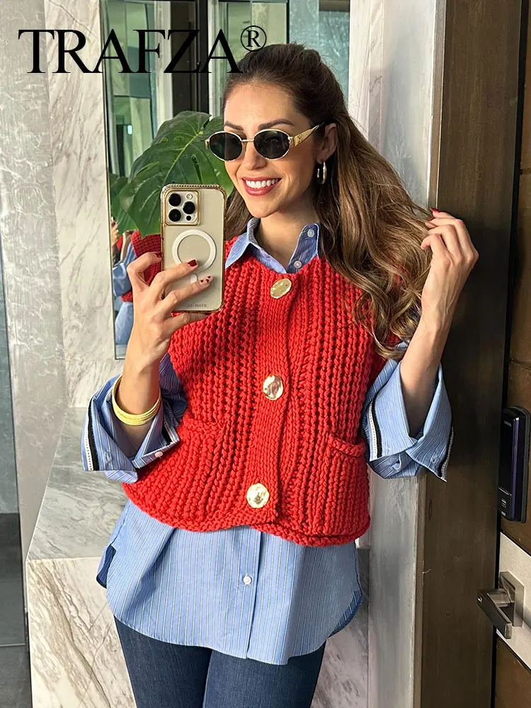 TRAFZA 2024 Summer Fashion Knitted Vest Solid Sleeveless Gold Buttons O Neck Sweater Elegant Y2k Causal Red Cropped Cardigan