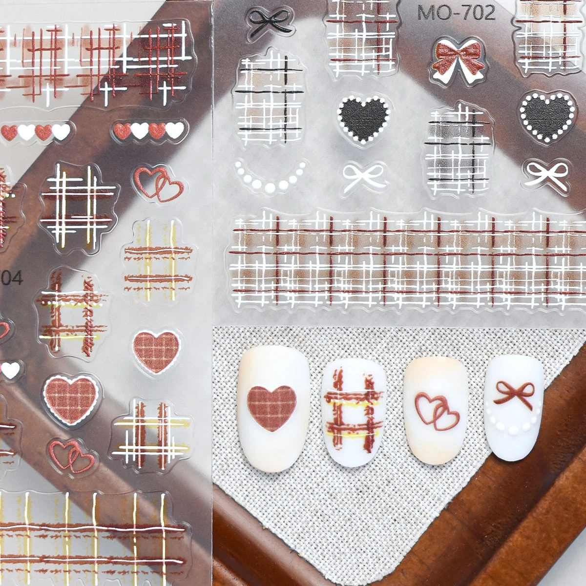3/6/12枚入り チェック柄ネイルアートステッカーセット、ブラウンベージュホワイトのチェック柄＆リボンハートデザイン 5Dチェック柄デカール DIYネイル用