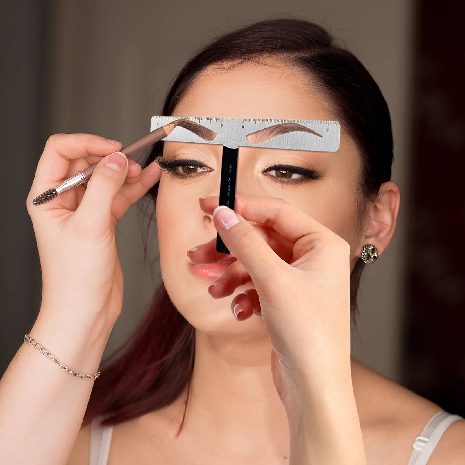 مسطرة استنسل الحواجب قالب احترافي قابل لإعادة الاستخدام لتشكيل الحواجب السريع وتصحيح التماثل أداة تصميم الحاجب للسيدات