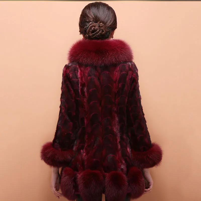 The New Mink-like Women's Long Temperamentovercoat  Is Fashionable And The Mother Installs A Fox Fur Collar-like Mink Thick Coat