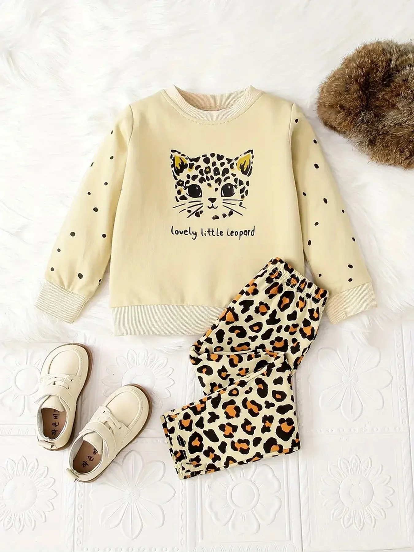 Kids Clothing Set Autumn Winter round Neck Long Sleeved Printed Sweatshirt Top with Leopard Print Elastic Waisted Pants