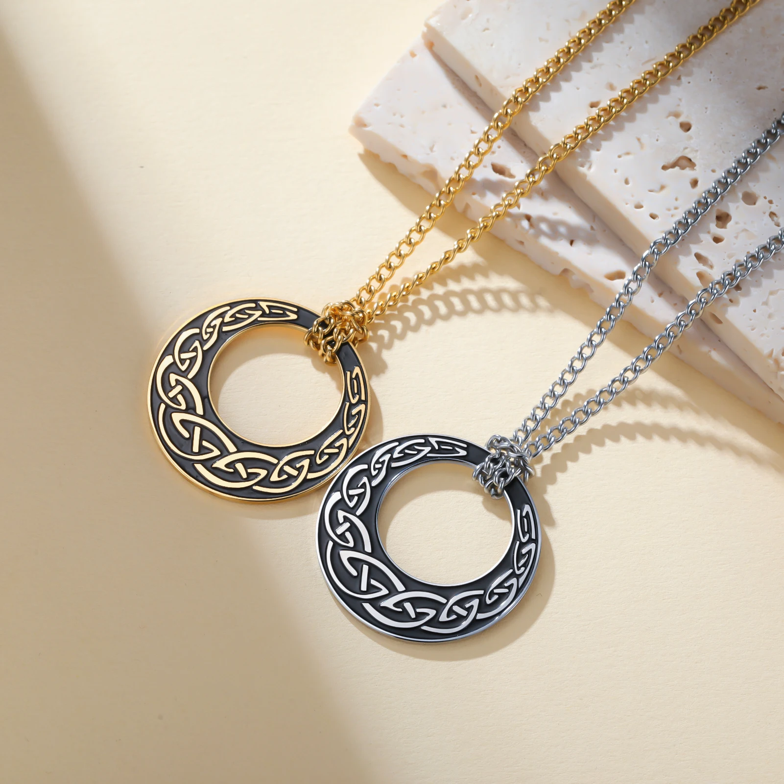 Keltischer Knoten Halskette Edelstahl Irisch Wikinger Triquetra Halskette Edelstahl Schmuck Valentinstagsgeschenk 2026 Neu