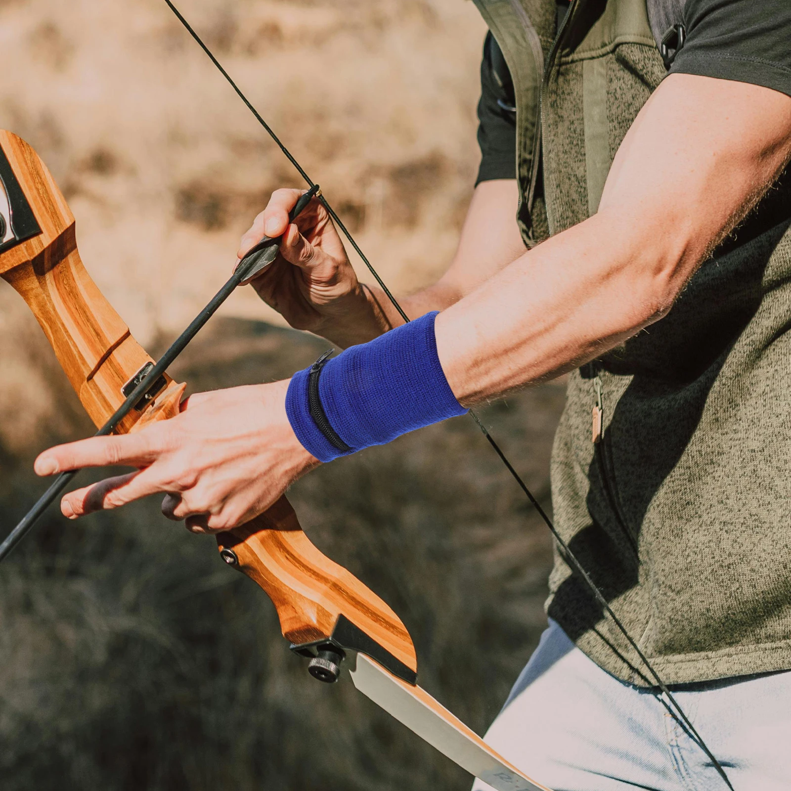 

4Pcs Cotton Wristbands Sweatbands with Zipper Pocket Breathable Comfort for Sports Running Gym Activities Sport Wristbands