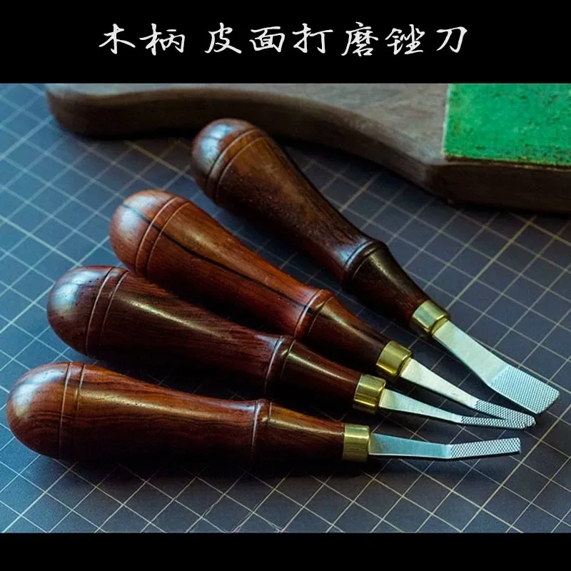 The wooden handle leather surface is polished, and the rhombus texture has high hardness and longer service life.