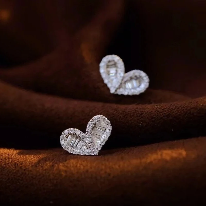 Huitan wykwintne kolczyki w kształcie serca z geometryczną cyrkonią sześcienną Bling akcesoria do piercingu dla kobiet odzież na co dzień szykowna biżuteria — zdjęcie 4