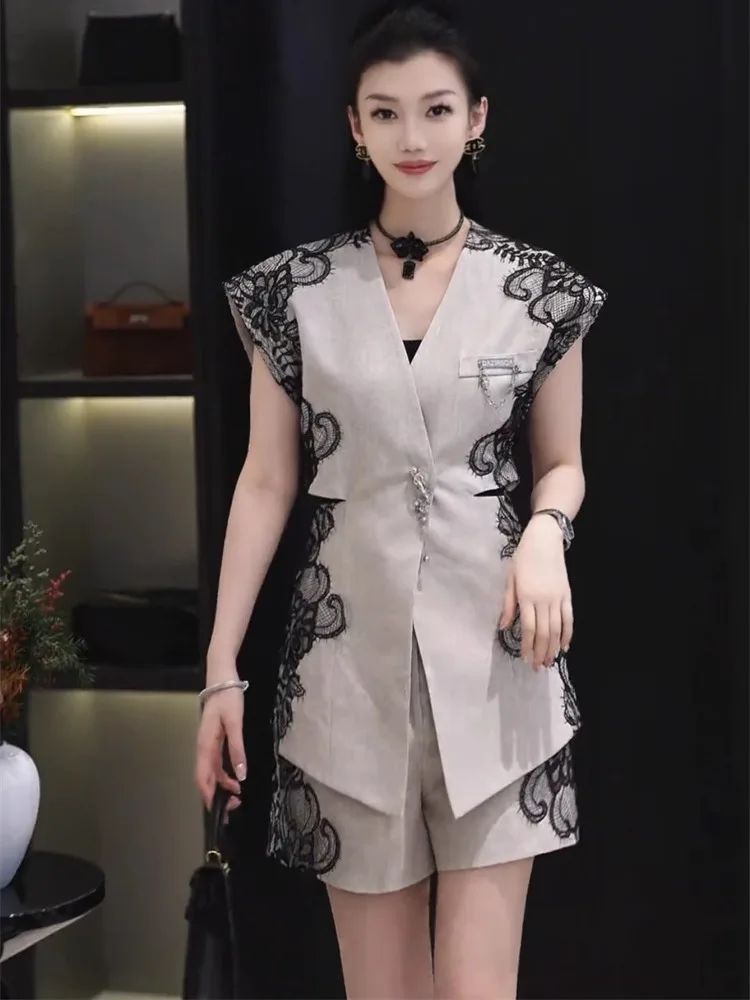 

2025 Spring/Summer New Style Fashion Luxury Light Luxury Temperament Lace Lace Vest Shorts Two Piece Set for Women
