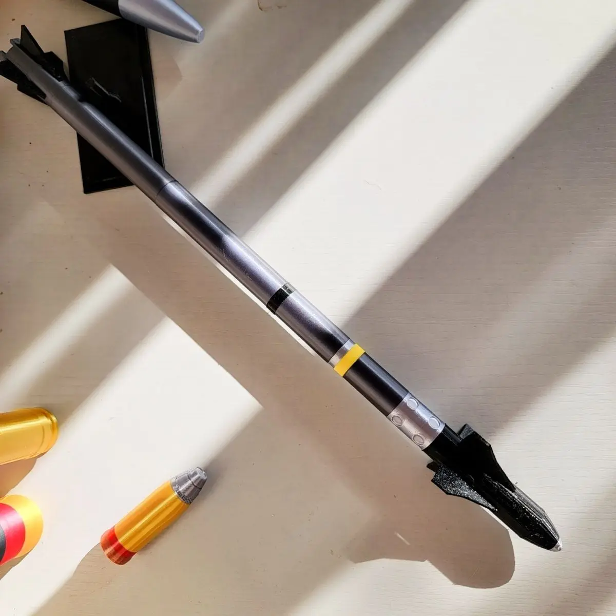 AIM9X صاروخ Sidewinder 1:8 نموذج صواريخ Sidewinder من الهواء إلى الهواء زخرفة واقعية لعشاق عسكري ثلاثية الأبعاد مطبوعة جامع