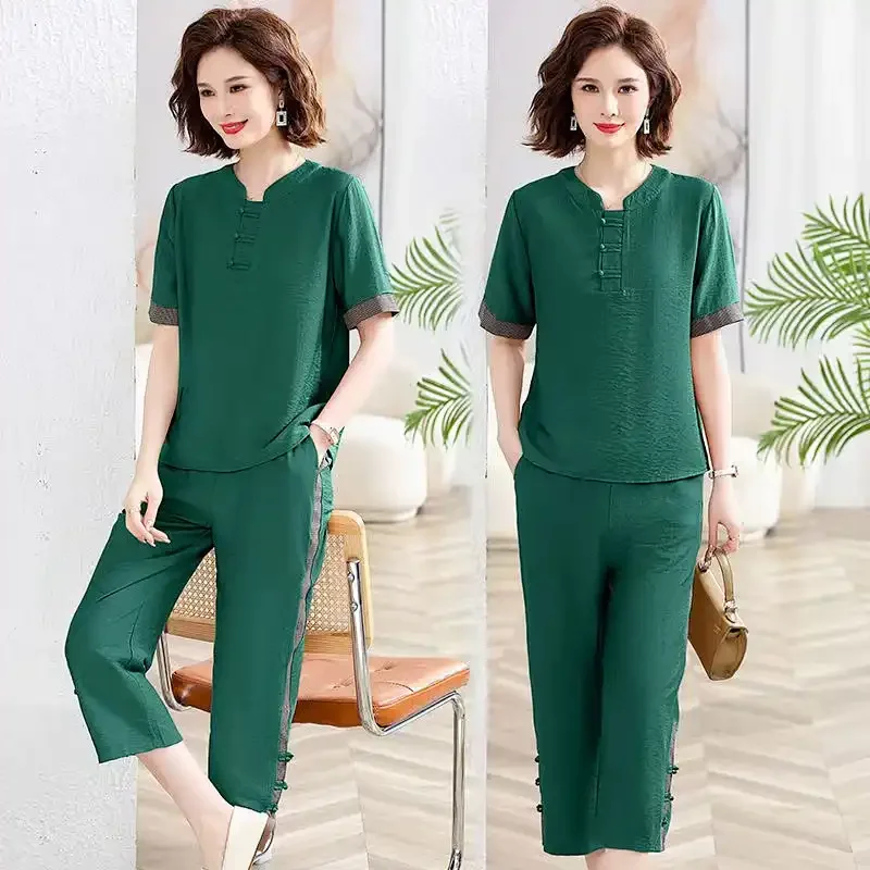 

Women's 2 Piece Outfit Short Sleeve Top and Cropped Pants Casual Summer Set for Middle-aged Women