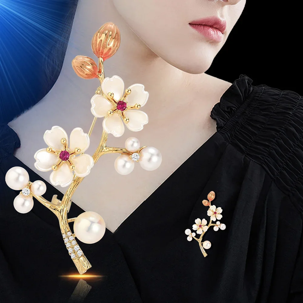 

Natural pearl plum blossom Brooch for women Luxury Inlaid Zircon gold plated copper jewelry woman fashion Coat Suit Corsage gift