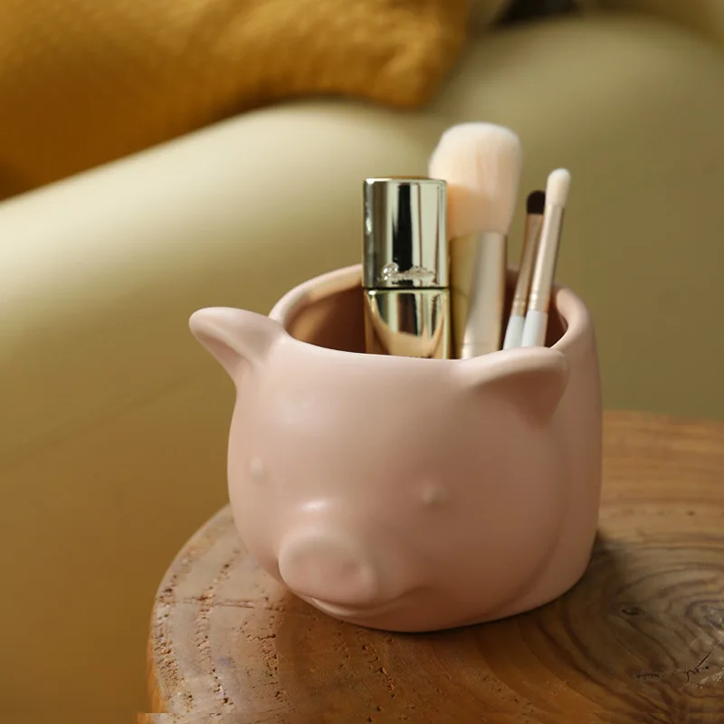 Creative cartoon pig shaped ceramic storage tube ornament, modern home desktop decoration animal shaped storage ornaments