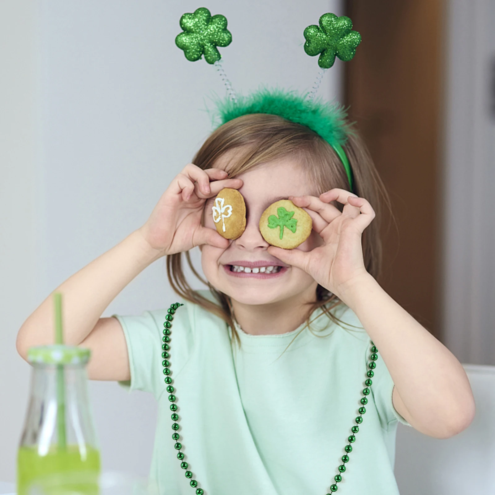 

4pcs Necklace for Patrick's Day Festival Party Jewelry Accessories Shamrock Dangle Lightweight Plastic