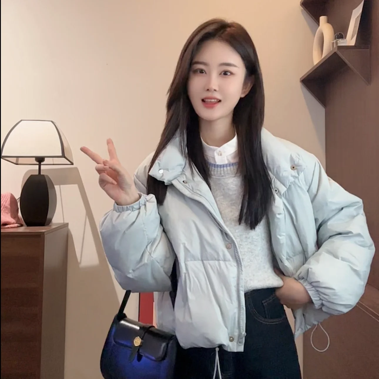 

Молодежная модная повседневная универсальная белая короткая зимняя куртка-пуховик в корейском стиле Y5347 на молнии