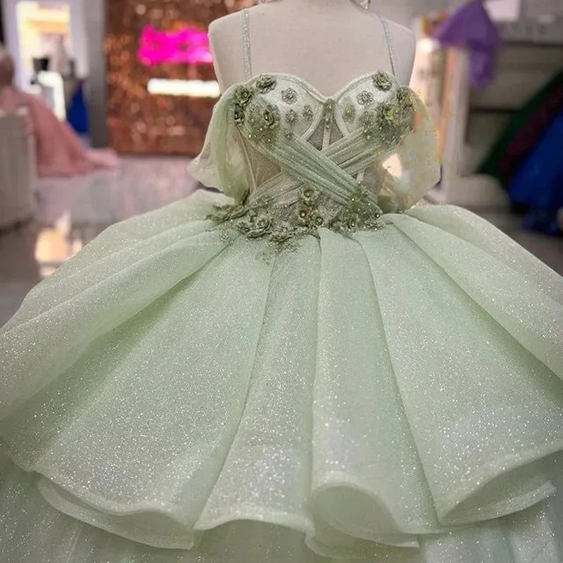 Tali Spaghetti hijau Sage mewah vestido de princesas renda applique korset ilusi Quinceanera gaun disesuaikan