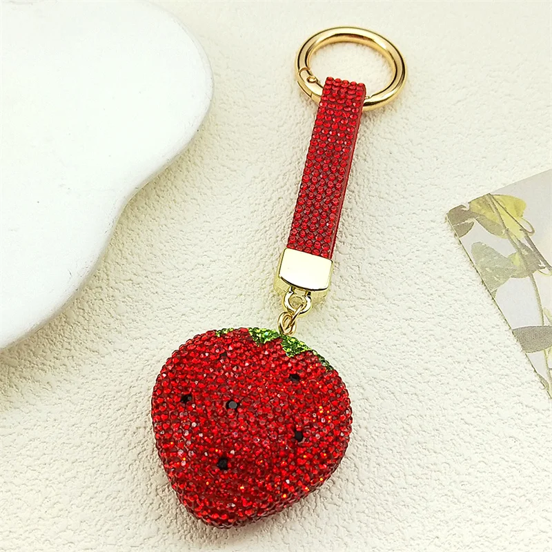 Fresh Smelly Strawberry Keychain For Women Men Blingbling Crystal Rhinestone Hot Summer Fruit Bag Charm Keyring Jewelry Gifts