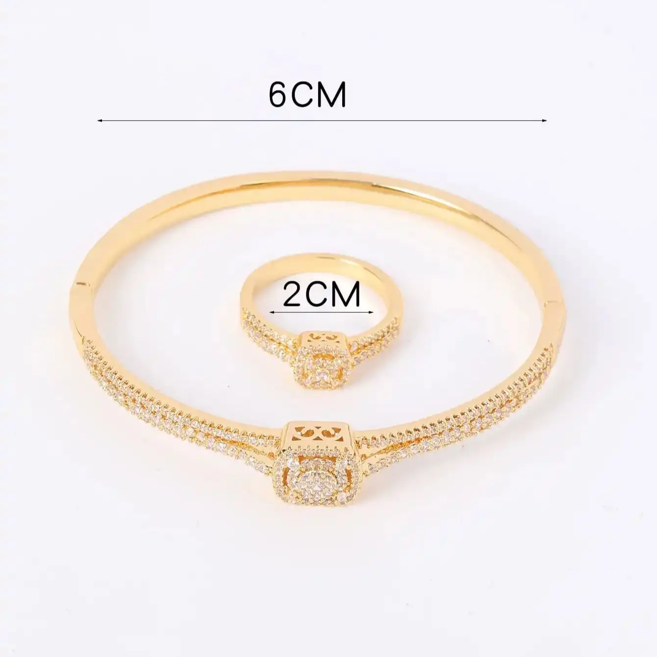A set of women\'s new classic luxury elegant hollow zirconium cubic square design sense of daily all-match bracelet ring set