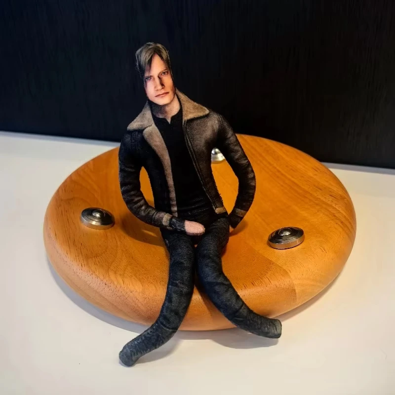 Nouveau produit dérivé du jeu Resident Evil 2026 : Poupée en peluche Ada Leon squelette en fil de fer, jouet doux, décoration d'intérieur, cadeau d'anniversaire