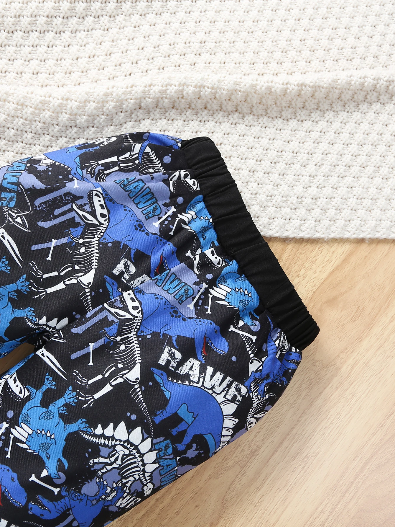2-teiliges modisches Freizeit-Outfit für Babys mit Cartoon-Print, langärmliger Strampler mit komplett bedruckter langer Hose für Frühling und Herbst – Detail 9