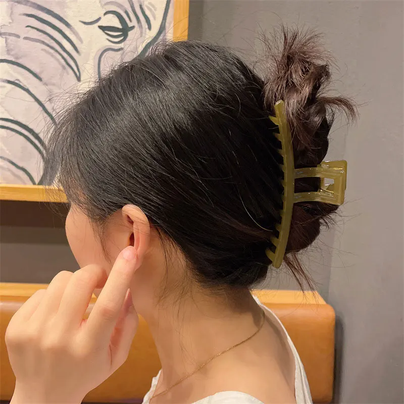 

Solid Color Transparent Design Women's Hair Clips Fashionable Sweet Shark Clip Party Gift Wig Grab Women's Hair Accessories
