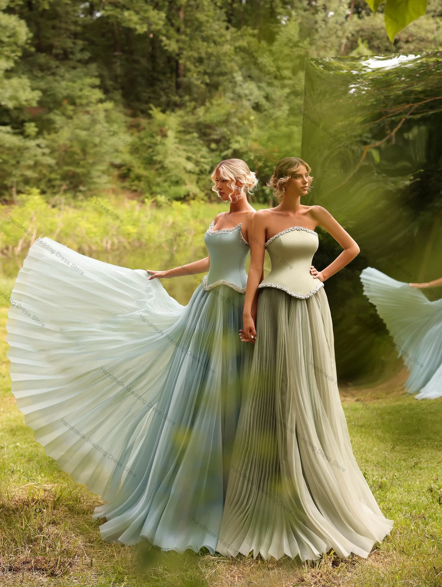 

Luxury Crystals A Line Prom Dress Sexy Strapless Sleeveless Bridal Evening Gown Customized Lace Up Back Church Long Robe