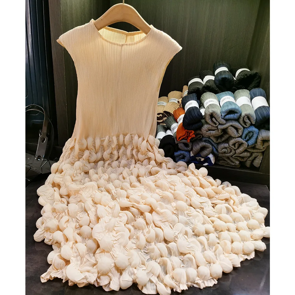 

Плиссированное платье Miyake, дизайнерское однотонное плиссированное платье без рукавов с пузырьками, тонкое женское платье средней длины, новинка лета 2023 г.