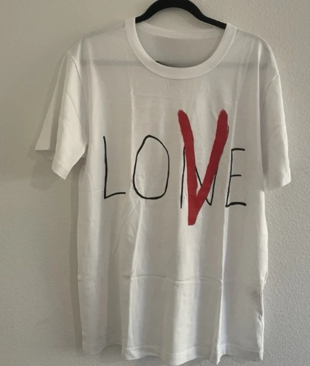 2026 new Loose large-sized street style outfit for both men and women Chest logo LOVE Matched with a red V-shape pattern T-shirt