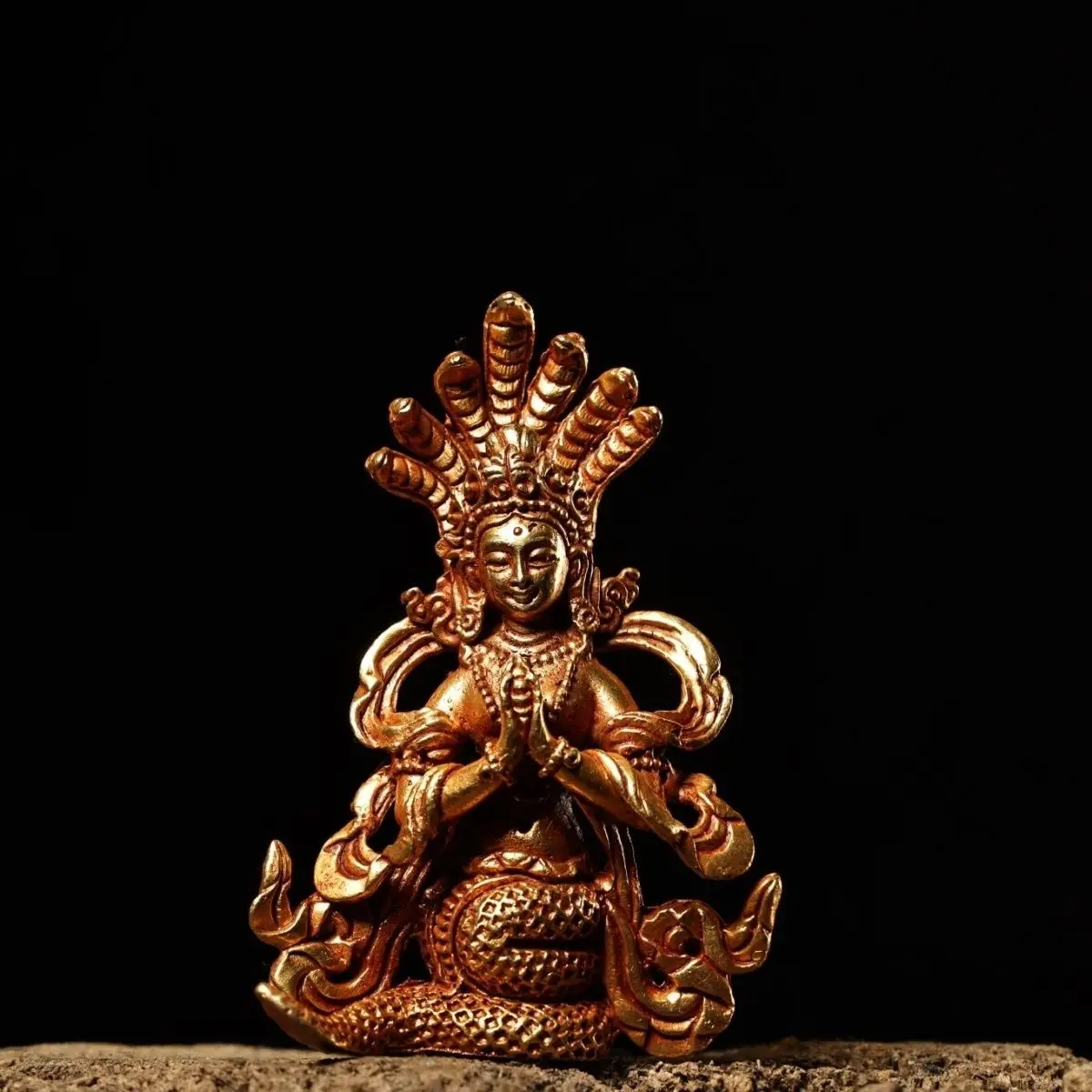 Treasure old collection pure copper gilt, Longshu Bodhisattva weighs 140 grams, height cm width 6 cm