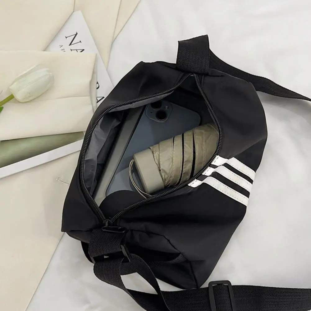 حقيبة رياضية كورية كبيرة للسفر للنساء والرجال حقائب يد للصعود والرياضات الخارجية لمسافات قصيرة حقائب كتف من القماش الخشن