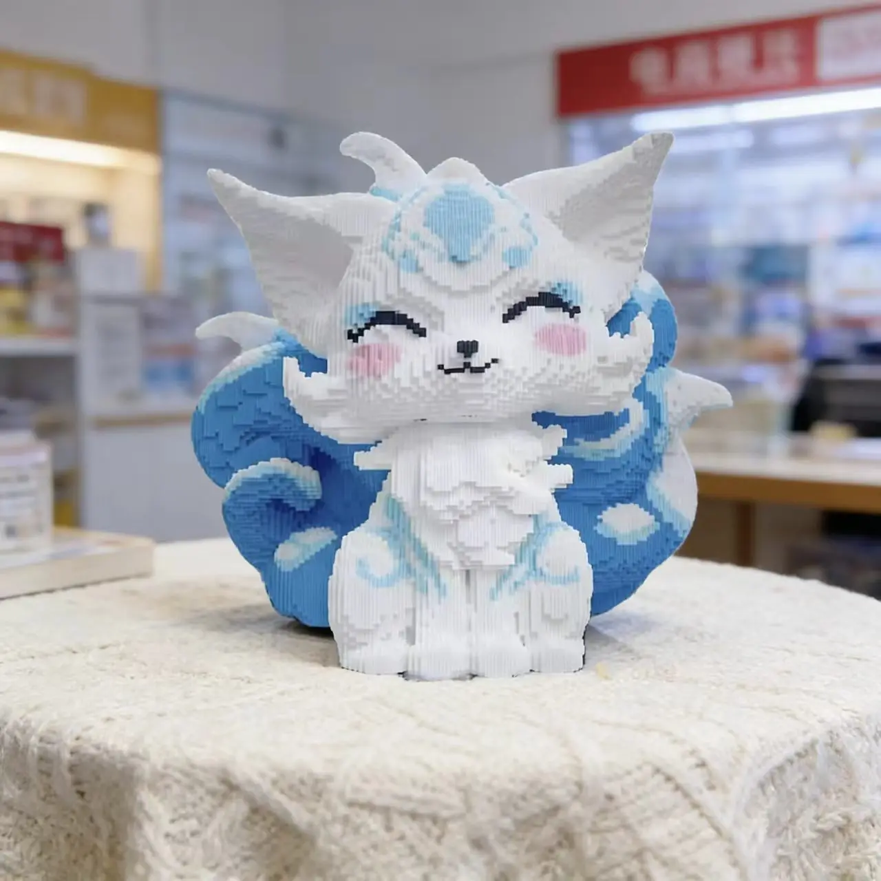 2,000 pieces of creative Blue Fox building blocks, suitable for use in offices, homes, bookcases, and other settings.