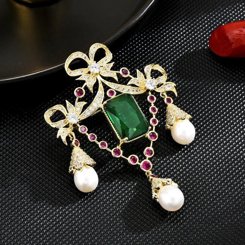 

European Style Elegant Design Palace Vintage Tassel Brooch High-grade Fresh Water Pearl Temperament Accessories Pins for Women