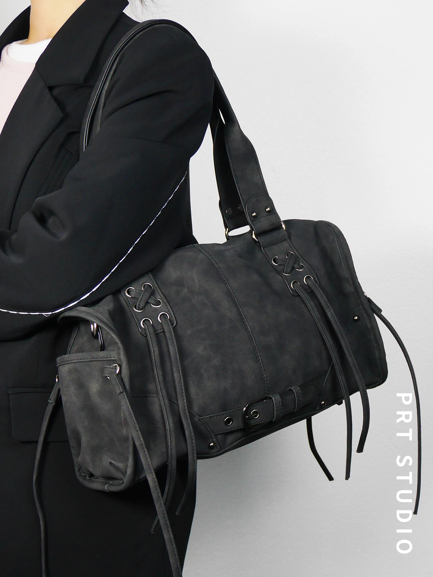 

Retro Tassel Handbag Tot Bag Motorcycle Bag Crossbody Shoulder Bag Soft PU Leather Street Style Cool Trend Summer 2026