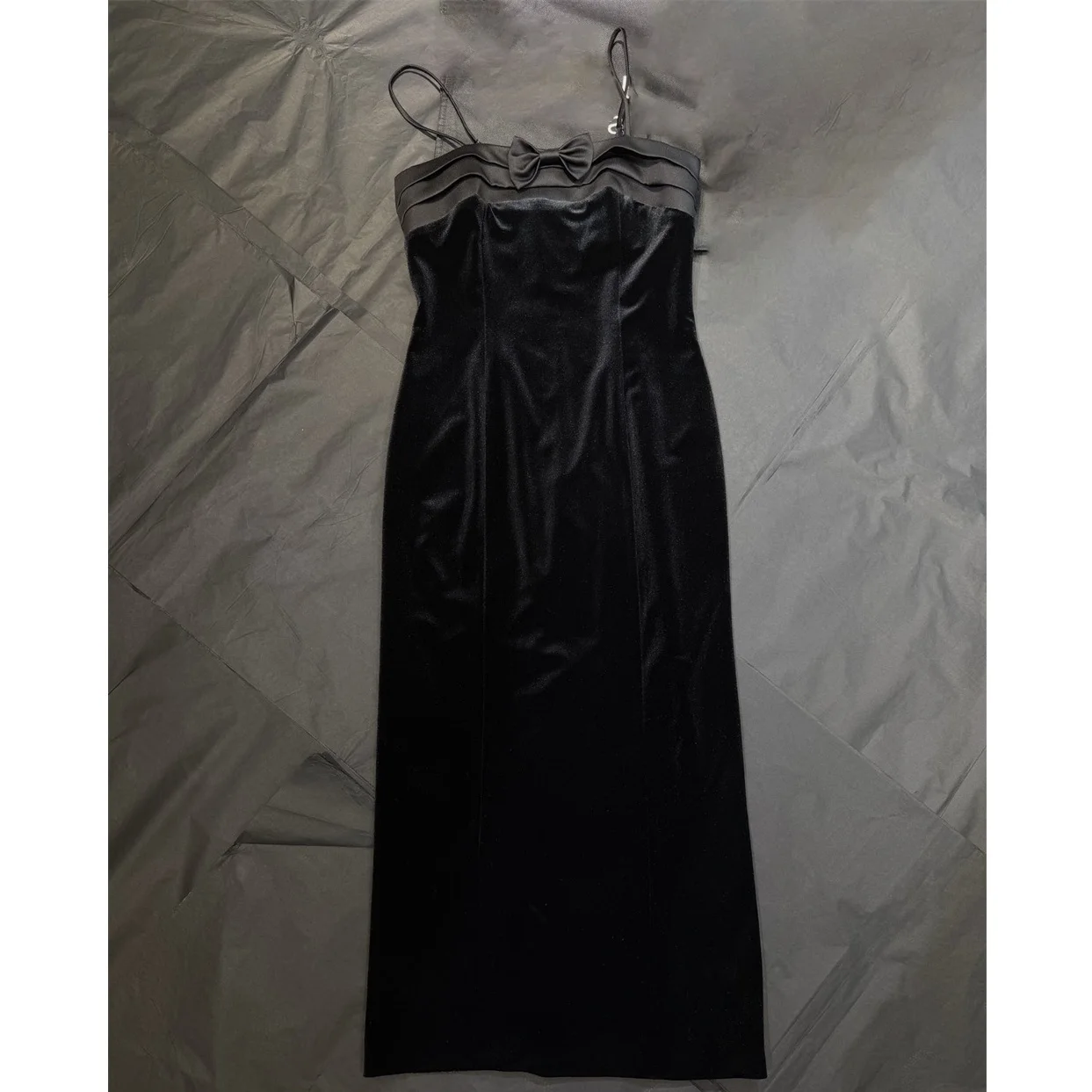 

2026 Summer Women's Strappy Dress, Velvet, Bowknot, Corset, Sexy, Sleeveless Dress, Y2K New Fashion Party Bodycon Dress bra