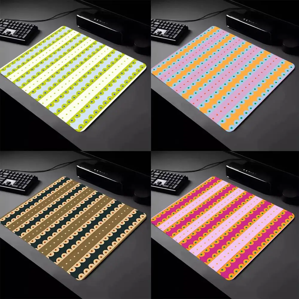 Colorful Striped Pattern Mousepad Small LockEdge Mouse Pad For Gamers Computer Desk Pad Rectangular Anti-slip Rubber