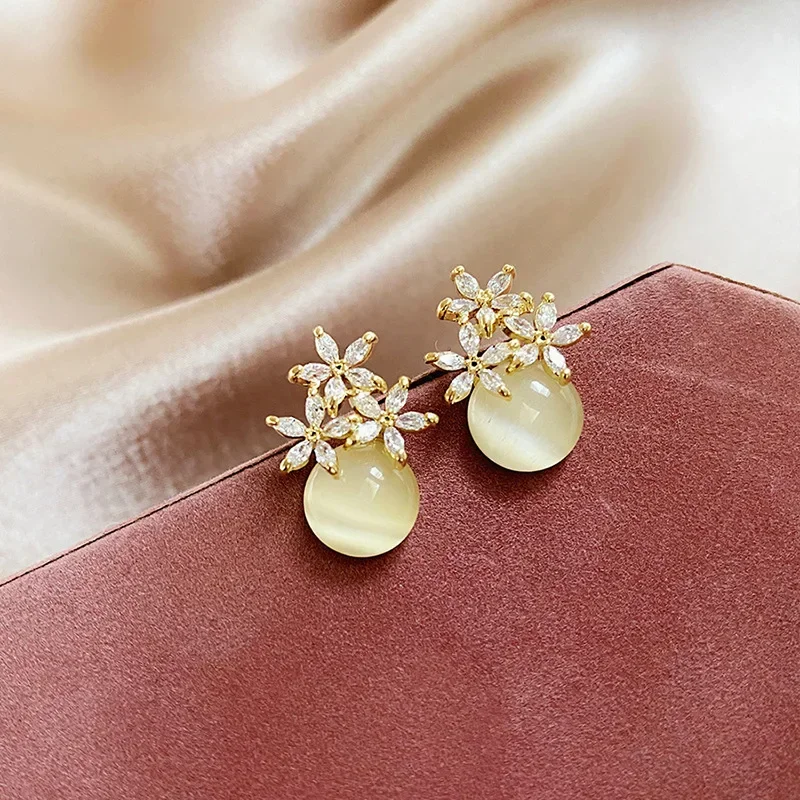 Flower Rhinestones Opal  Earrings for Women Small Exquisite Sweet Versatile Advanced Stud Fashion Jewelry Gift