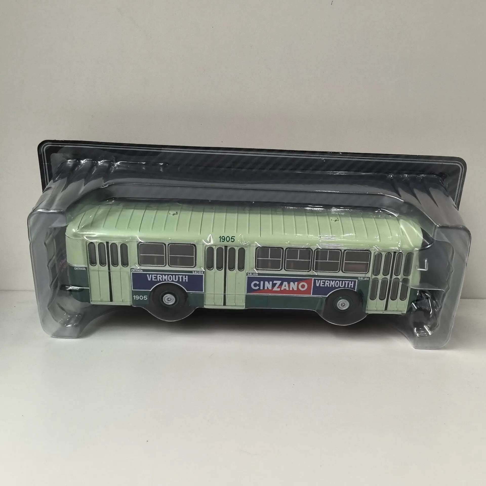 

Diecast IXO 1/43 Scale PEGASO 6035 EMT Bus Bottom Alloy Car Plastic Alloy Car Model