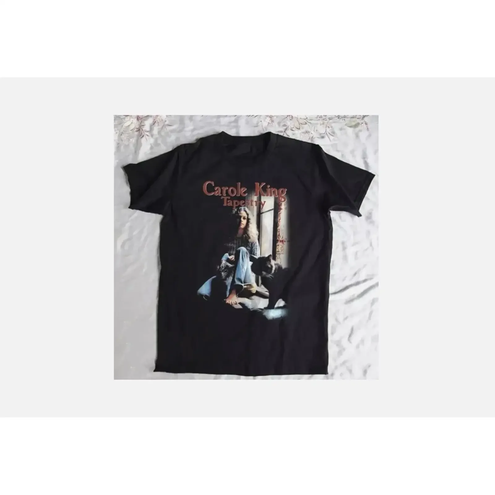 OFERTA Camiseta Vintage Carole King Album Tapestry Preta Algodão S a 5XL com Estampa Lavada e Esticada Unissex