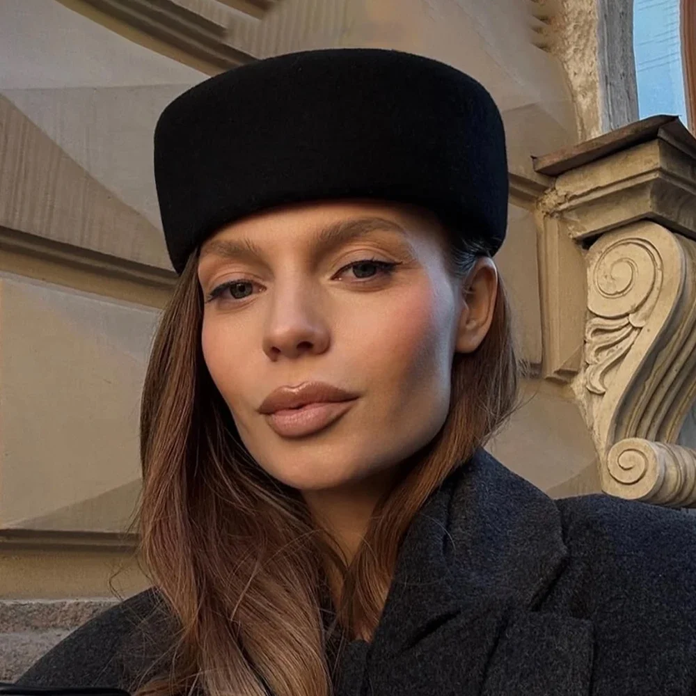 Vintage Hard Top Flat Fedoras Hats Women 100% Wool Felt Berets Hat Wedding Cocktail Party Medicine Box Hat Charming Pillbox Cap