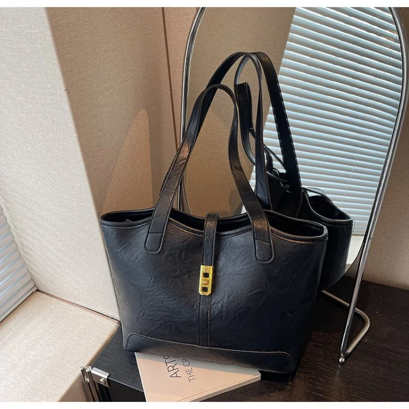 

High-End Women's Handbag Made Of Seaside-Printed Leather Boasting Trendy Paris Vintage Neat Spacious Daily Look​