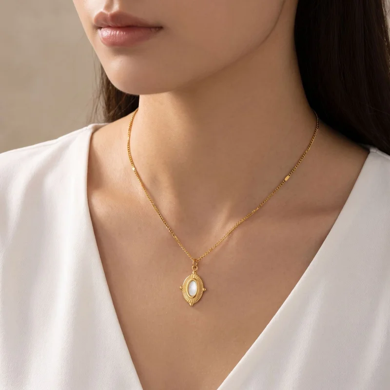 Carlidana Embossed Medieval Style Sunshine Shell Pendant Necklace Shimmering Bead Chain Basic Versatile Necklace