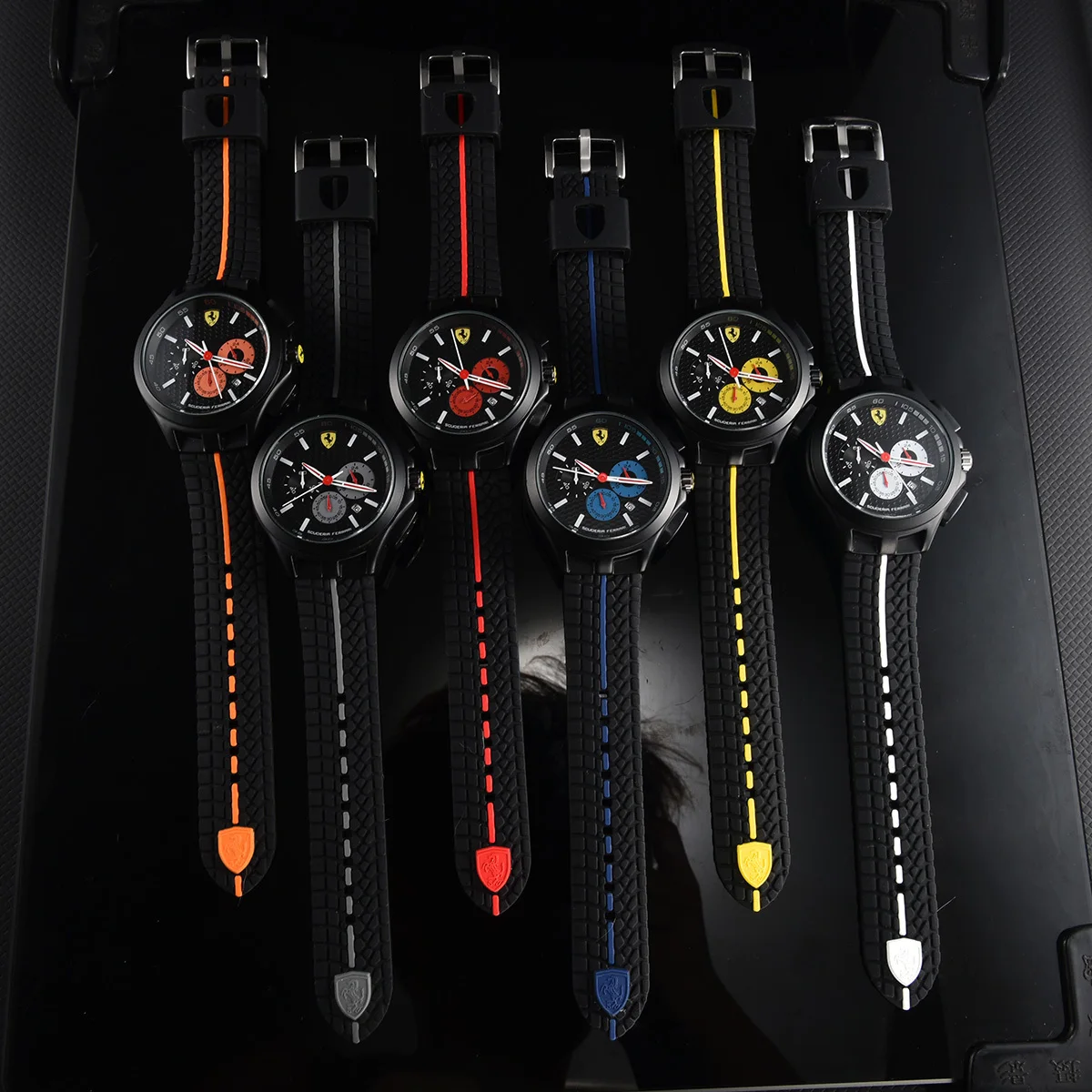 أزياء الرجال الرياضة الفاخرة ساعة كوارتز ساعات الأعمال سيليكون حزام لفيراري روما سبايدر SF90 اكسسوارات السيارات الديكور #6
