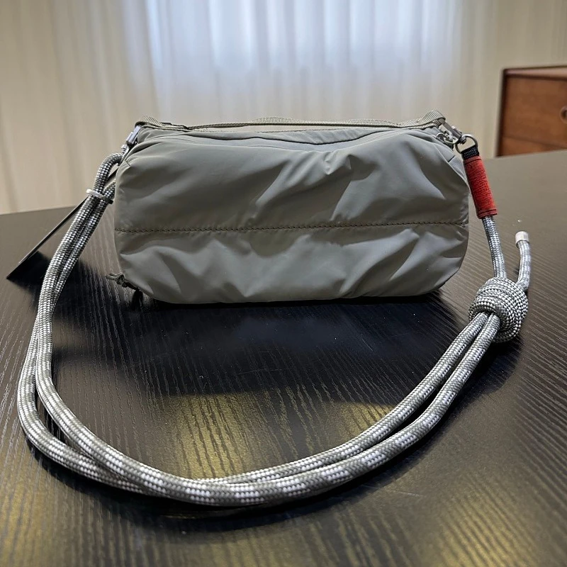 

2026 Summer New Minimalist Unisex Crossbody Chest Pack Small Square Water Bottle Holder Outdoor Stylish Versatile Bag