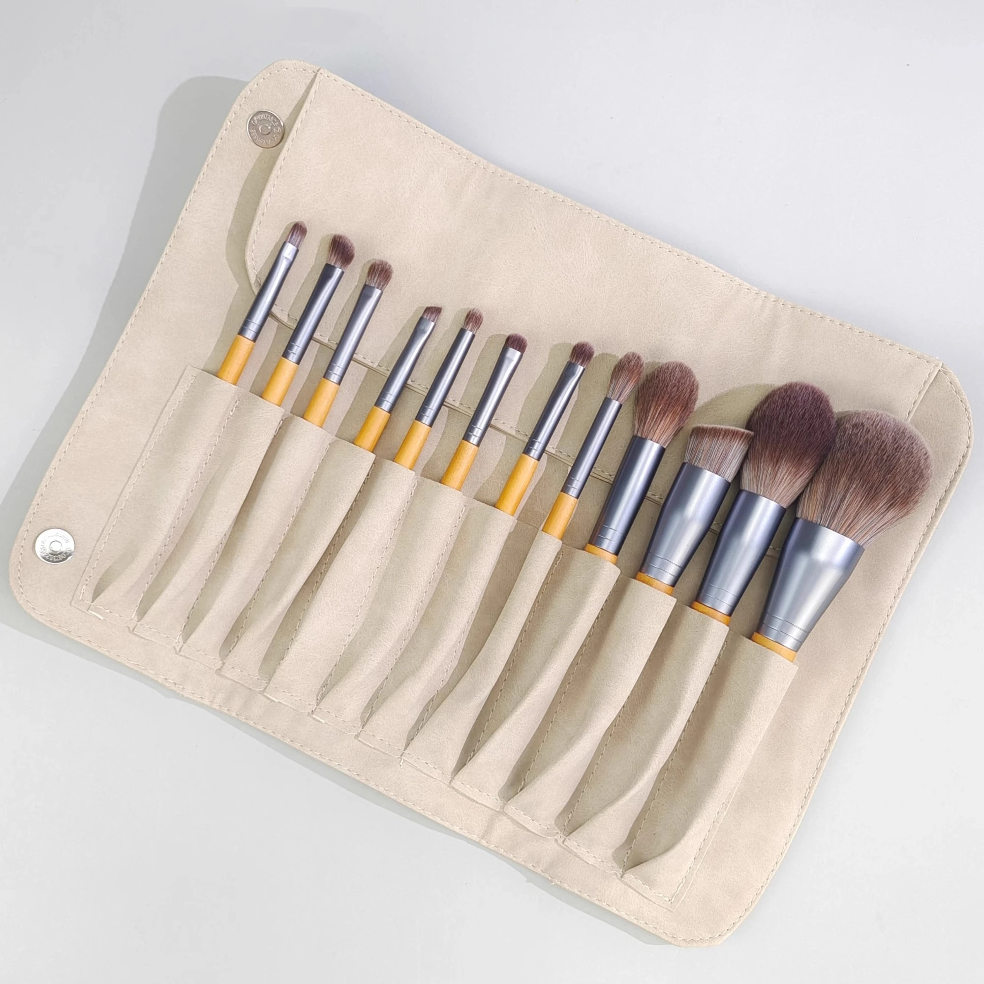 

12-Hole Makeup Brush Storage Pouch with Combination Fabric - Portable Brush Case with Soft Surface and Dust Cover Bag