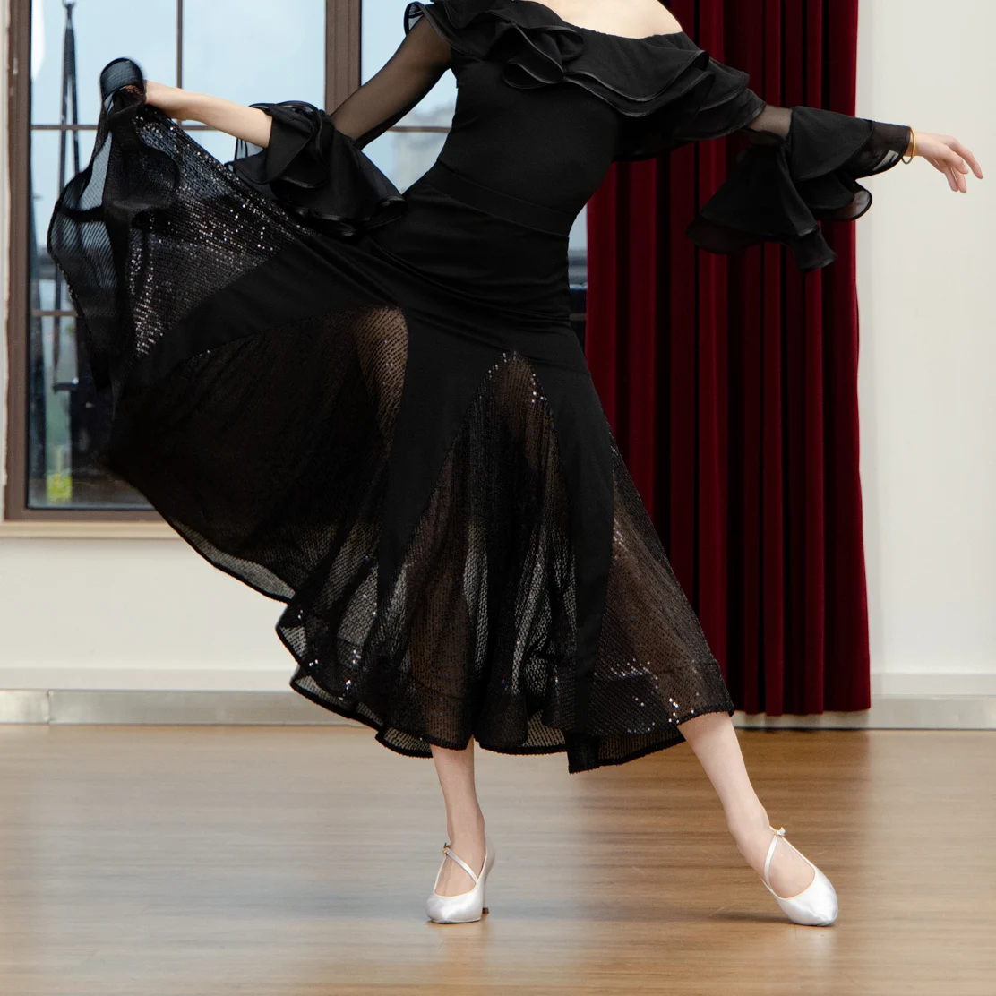 Nowe spódnice do tańca towarzyskiego dla dorosłych na rok 2025, seksowne czarne spódnice z siateczki i cekinami, szerokie spódnice do chacha, rumby, tanga, nowoczesnego tańca, model XH3846