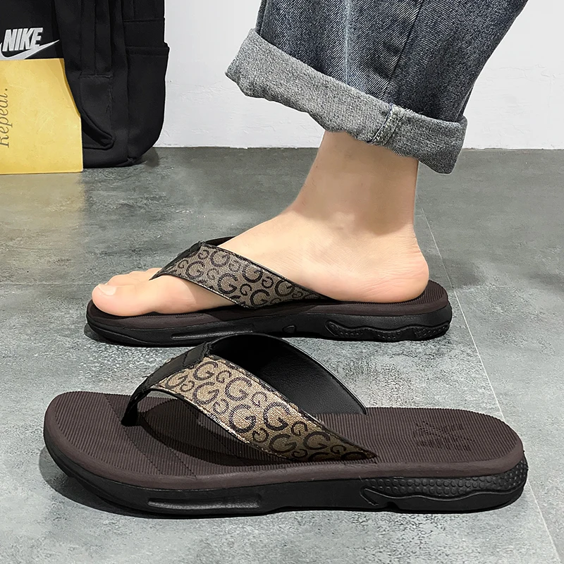 YRZL Sandali da uomo Scivoli estivi con suola morbida Infradito leggere antiscivolo Scarpe da spiaggia casual Pantofole da uomo Comode all'aperto