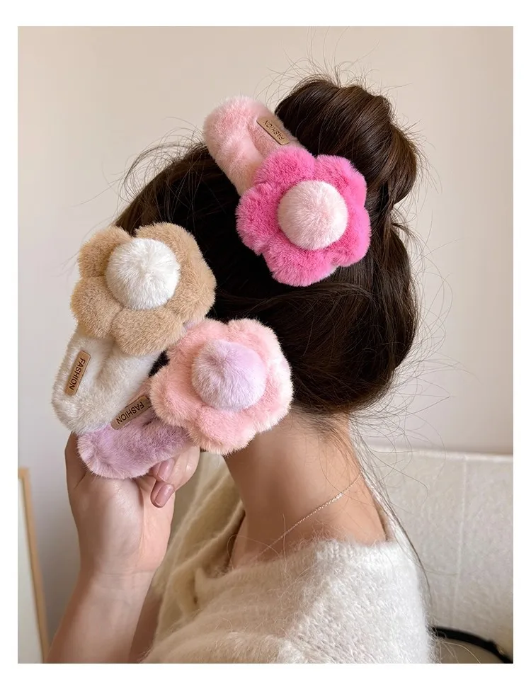 

Imitation rabbit fur puff flower large one-word clip temperament versatile back head disc hair shark clip