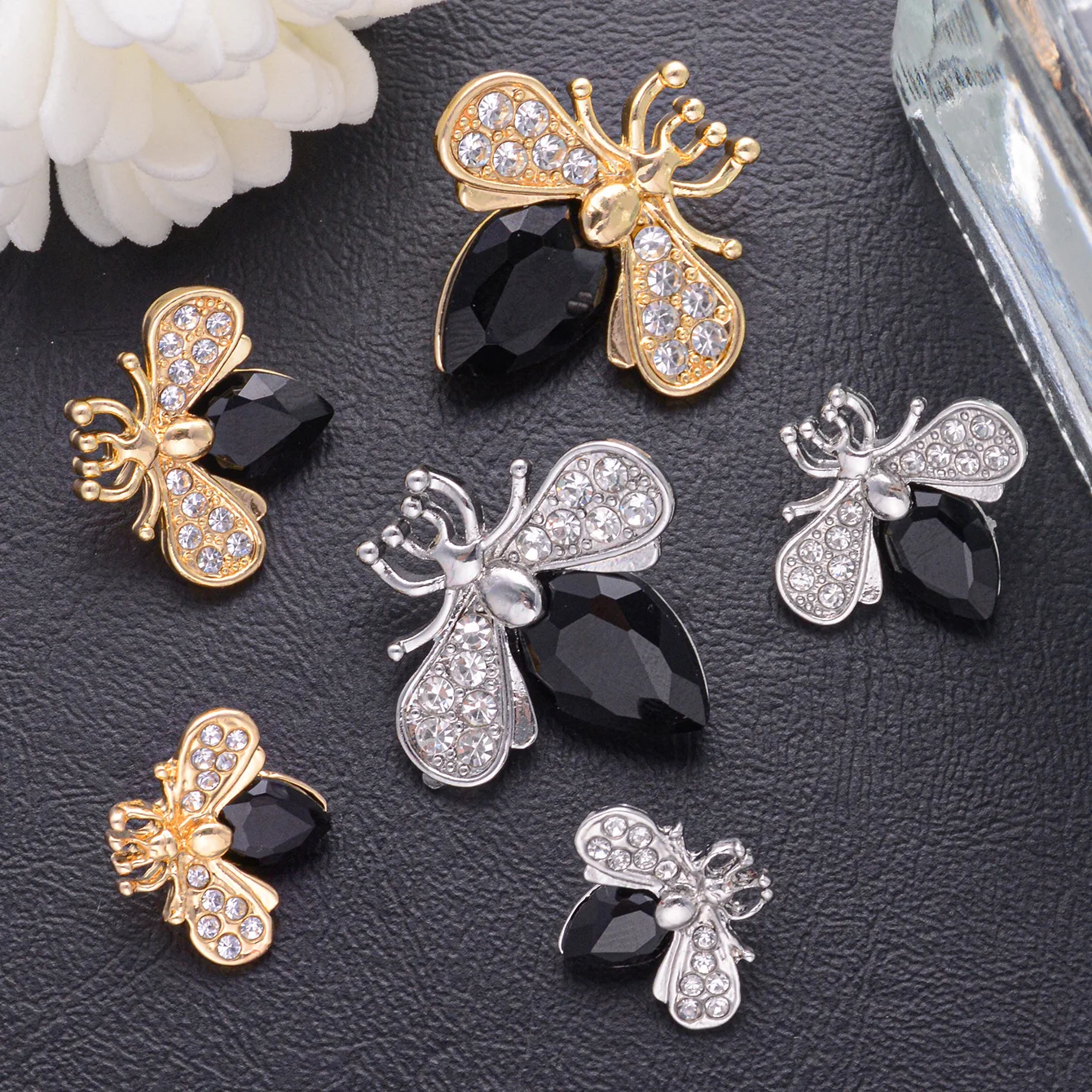 6pcs Fashion Crystal Rhinestone Metal Little Bee Buttons For Sweater Coat Shoes Decor DIY Shank Sewing Button Jewelry Accessory