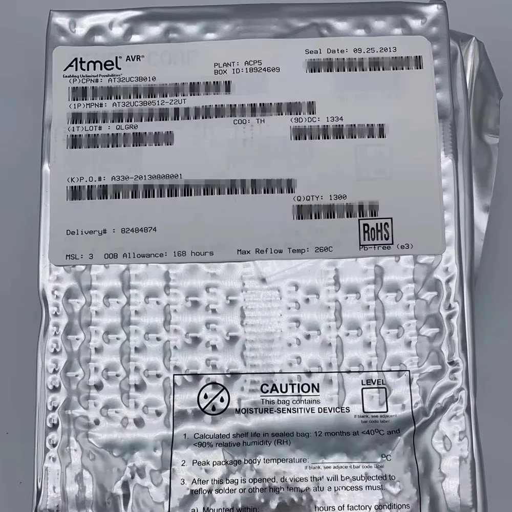 AT32UC3B0512-Z2UT Circuito integrato Microcontrollori a 32 bit Microcontrollori VQFN-64