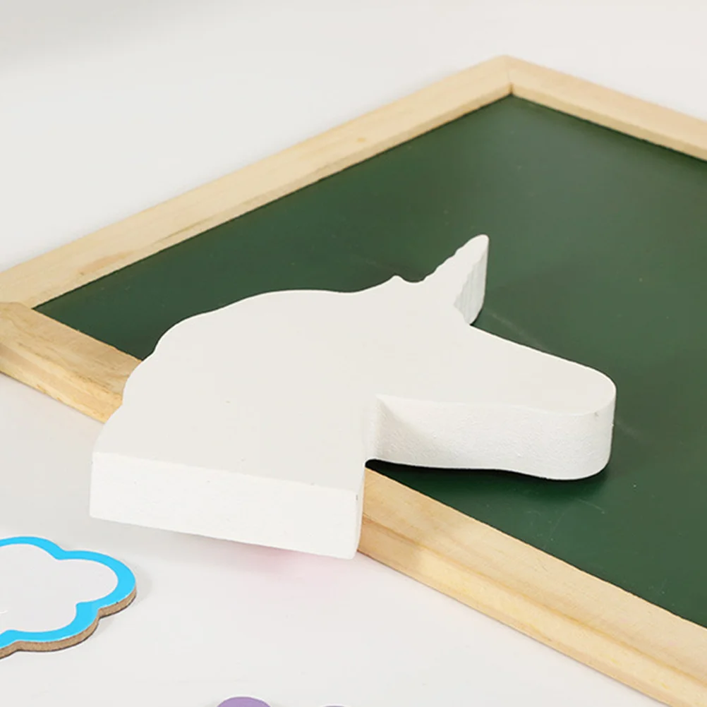 

Wooden Unicorn Head Ornament Creative Simple Design Small Wood Unicorn Home Decor for Desk Office Study Space Layout Ornament