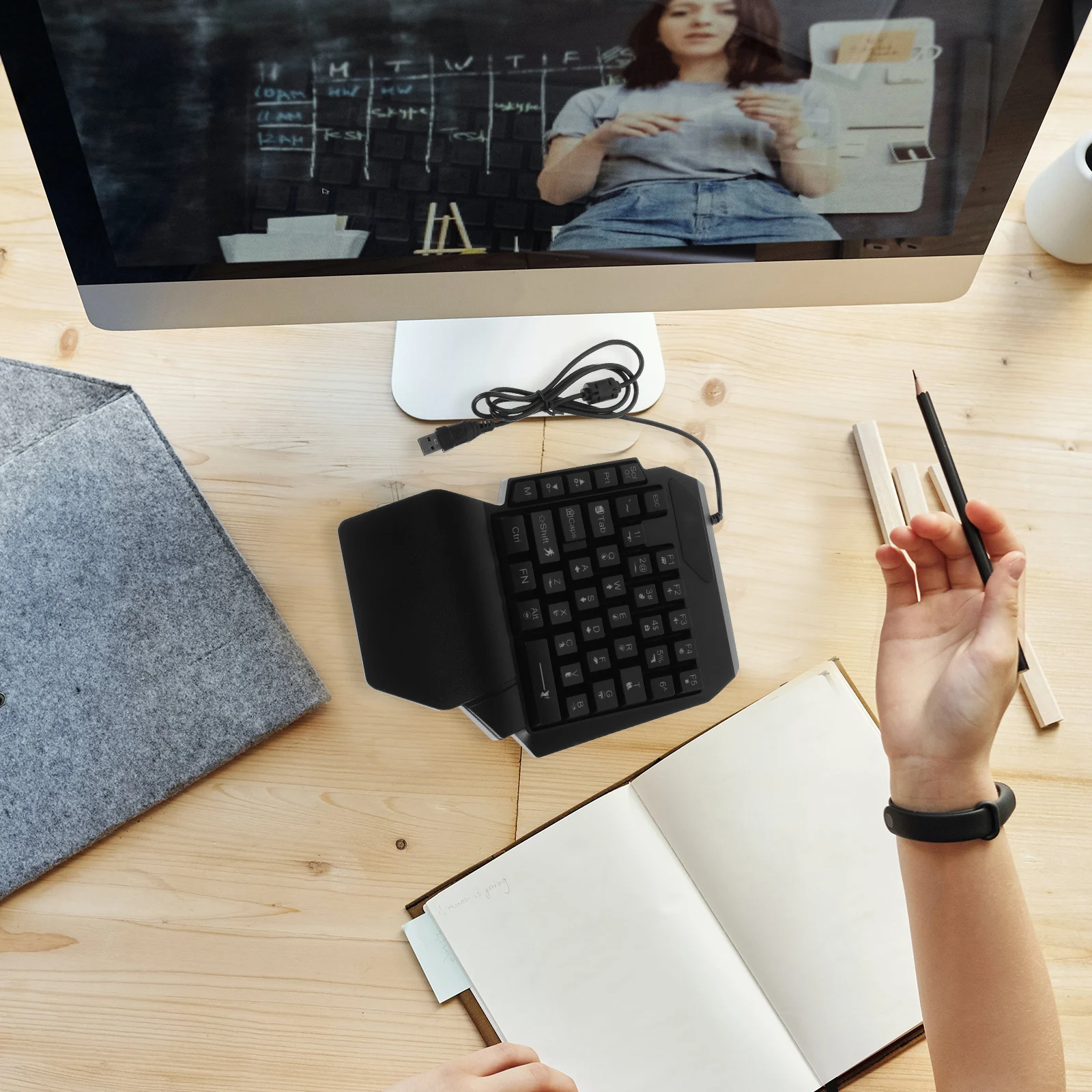 

Профессиональная клавиатура для киберспорта с подсветкой, прочный материал, простая установка, точное управление, развлечения в домашнем общежитии, компьютерная игра